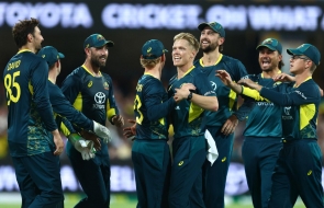  Australia go 1-0 up after rain-hit opening encounter 