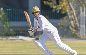  Azan Awais carries bat for 203 as Sialkot trounce Peshawar 