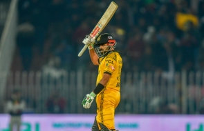  Babar Azam guides Zalmi to their second win against Sultans in HBL PSL 9 